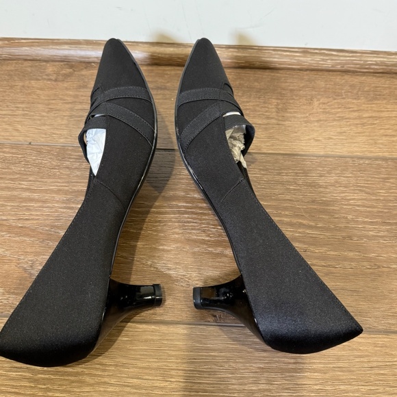 Abella Women's Suede Strappy Low Heeled Dress Shoes, Size 10, EUC, Blac - Picture 8 of 9